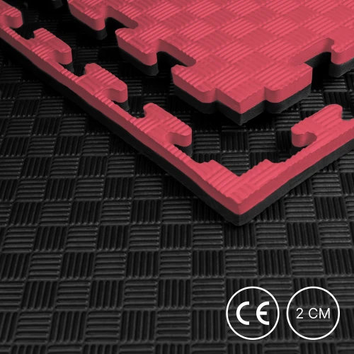 Mata 100x100x2 czarno-czerwona 1.webp